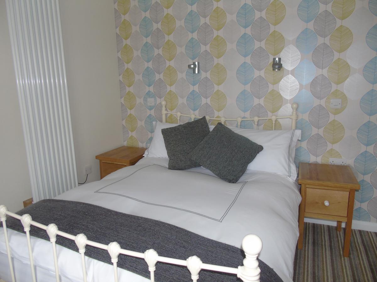 Kings Head Hotell Capel Hendre Eksteriør bilde