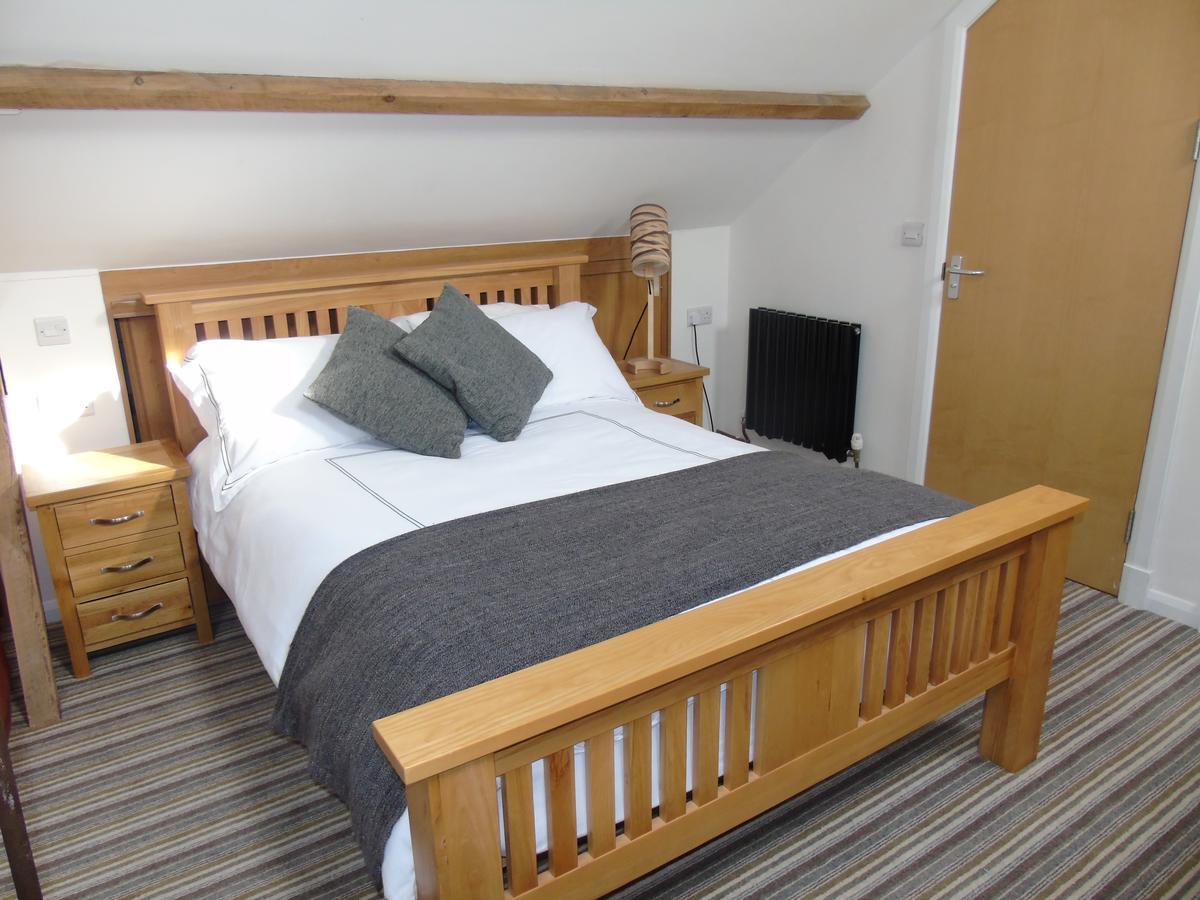 Kings Head Hotell Capel Hendre Eksteriør bilde