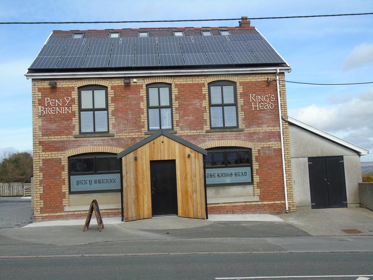 Kings Head Hotell Capel Hendre Eksteriør bilde