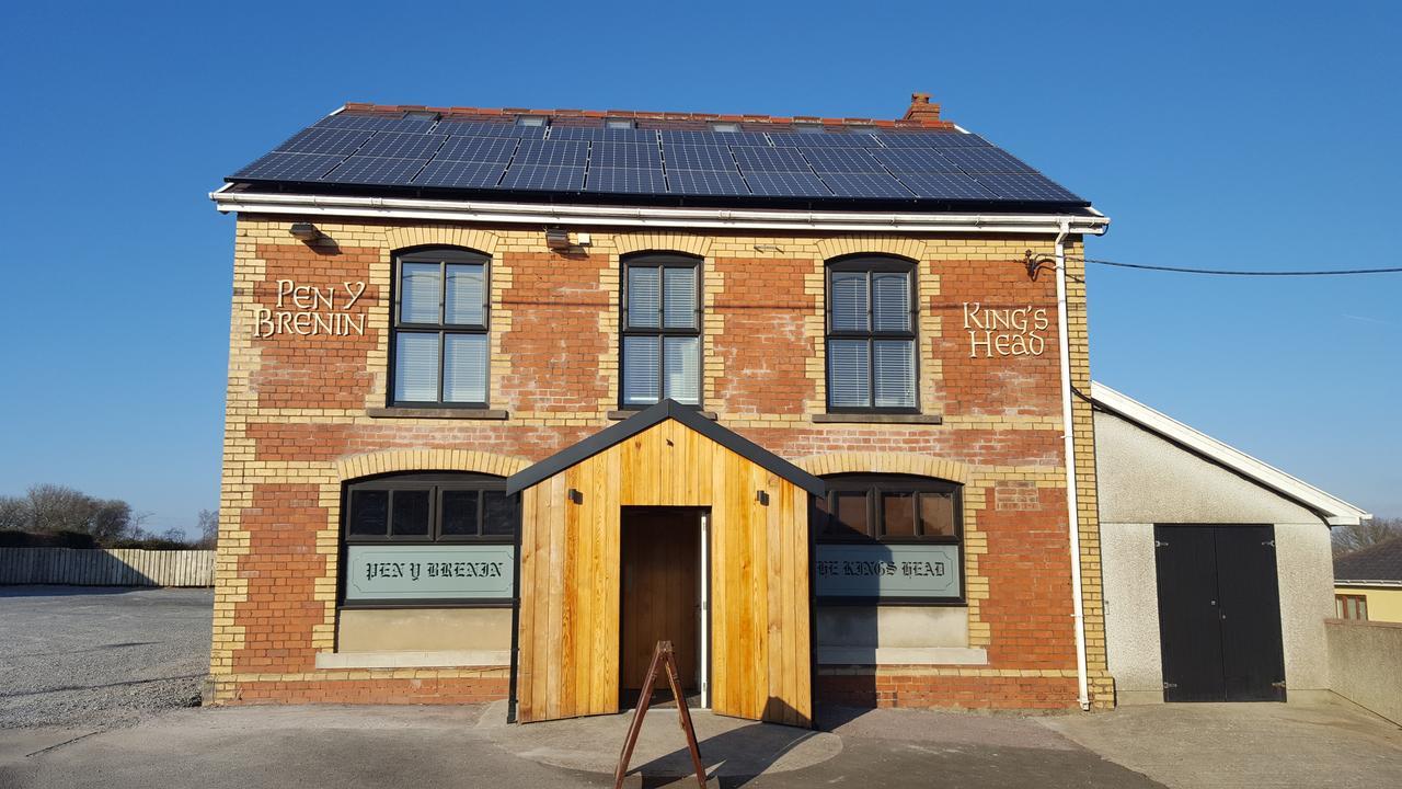 Kings Head Hotell Capel Hendre Eksteriør bilde