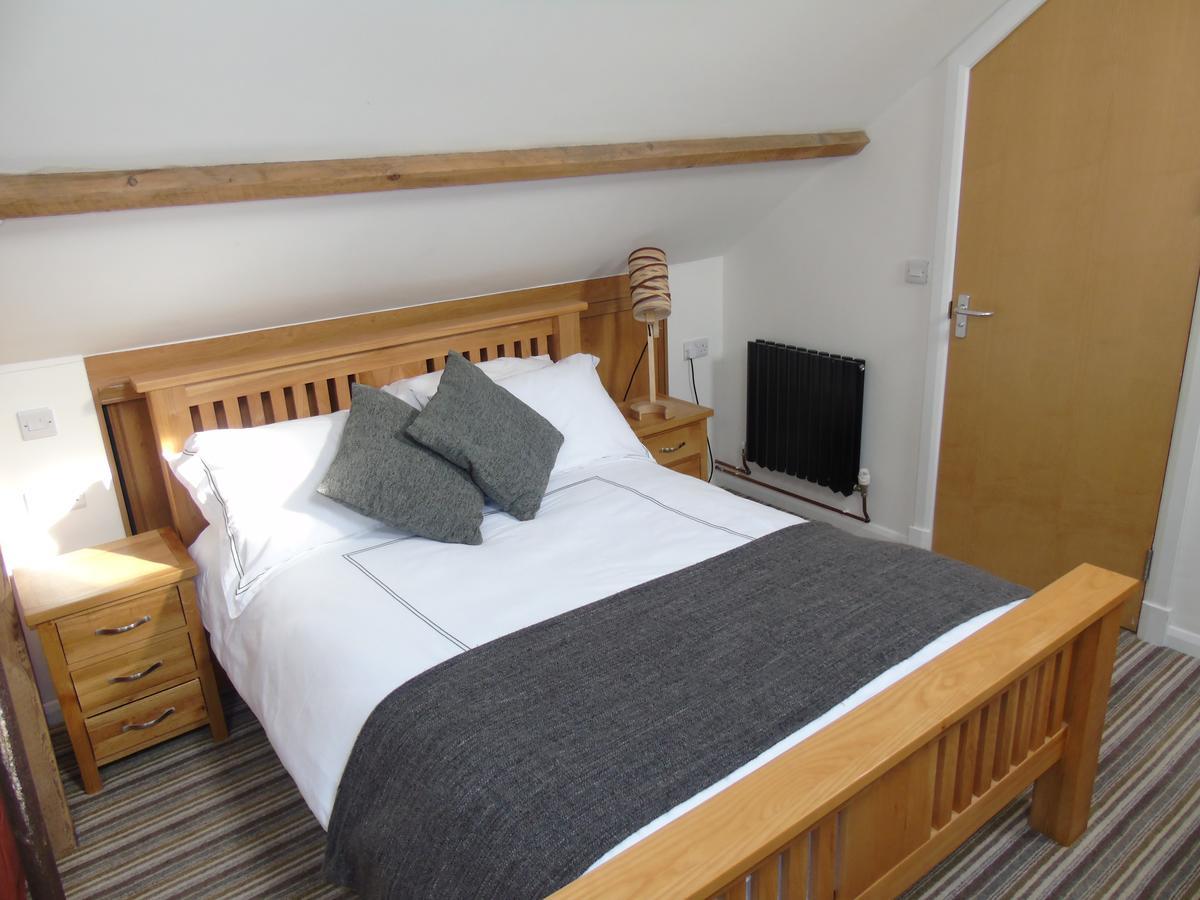 Kings Head Hotell Capel Hendre Eksteriør bilde